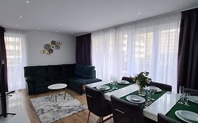 Luxury 2 Bedroom Holiday Apartment
